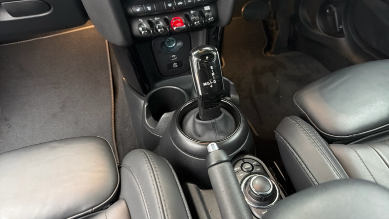 MINI Hatchback 1.5 Cooper Exclusive Premium 3dr Auto Petrol Hatchback